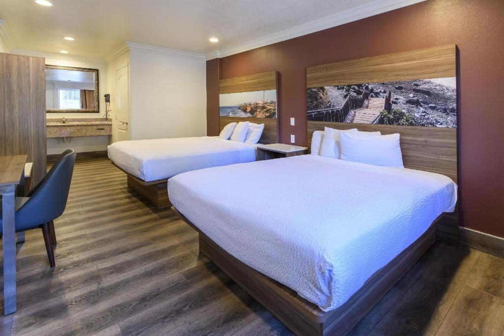 Rodeway Inn Карлсбад Экстерьер фото