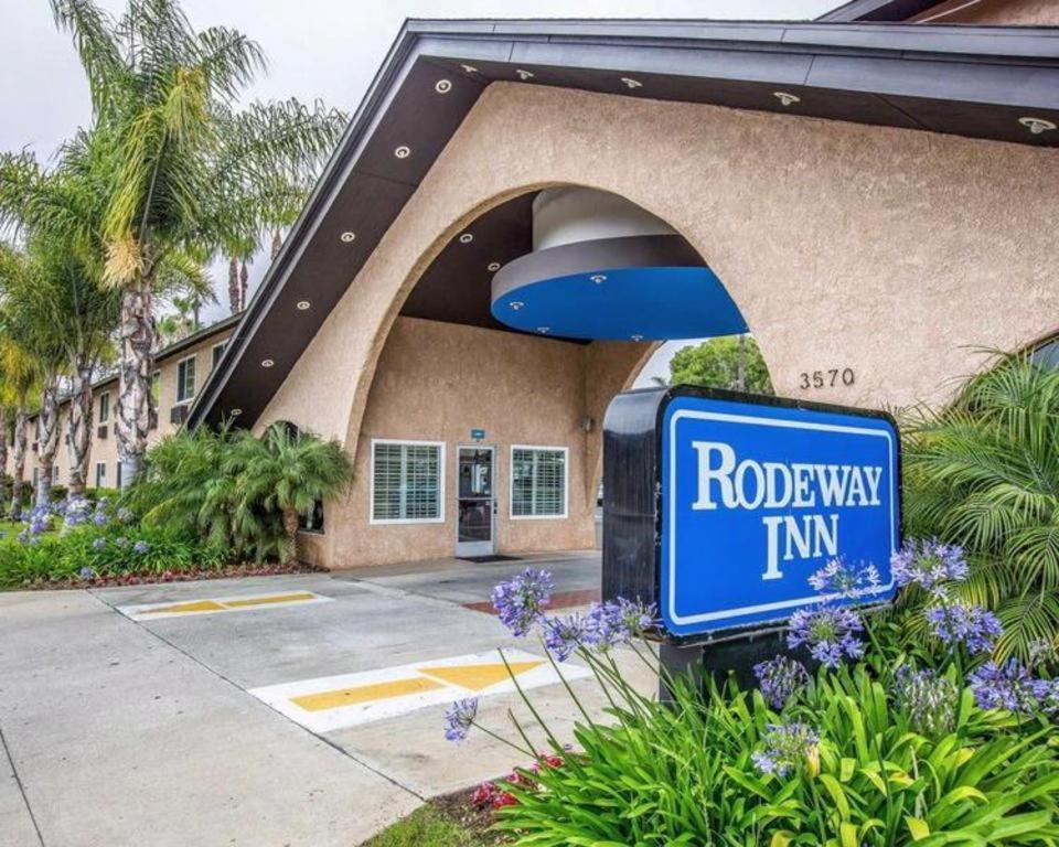 Rodeway Inn Карлсбад Экстерьер фото