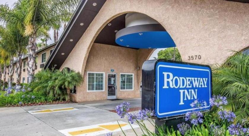 Rodeway Inn Карлсбад Экстерьер фото